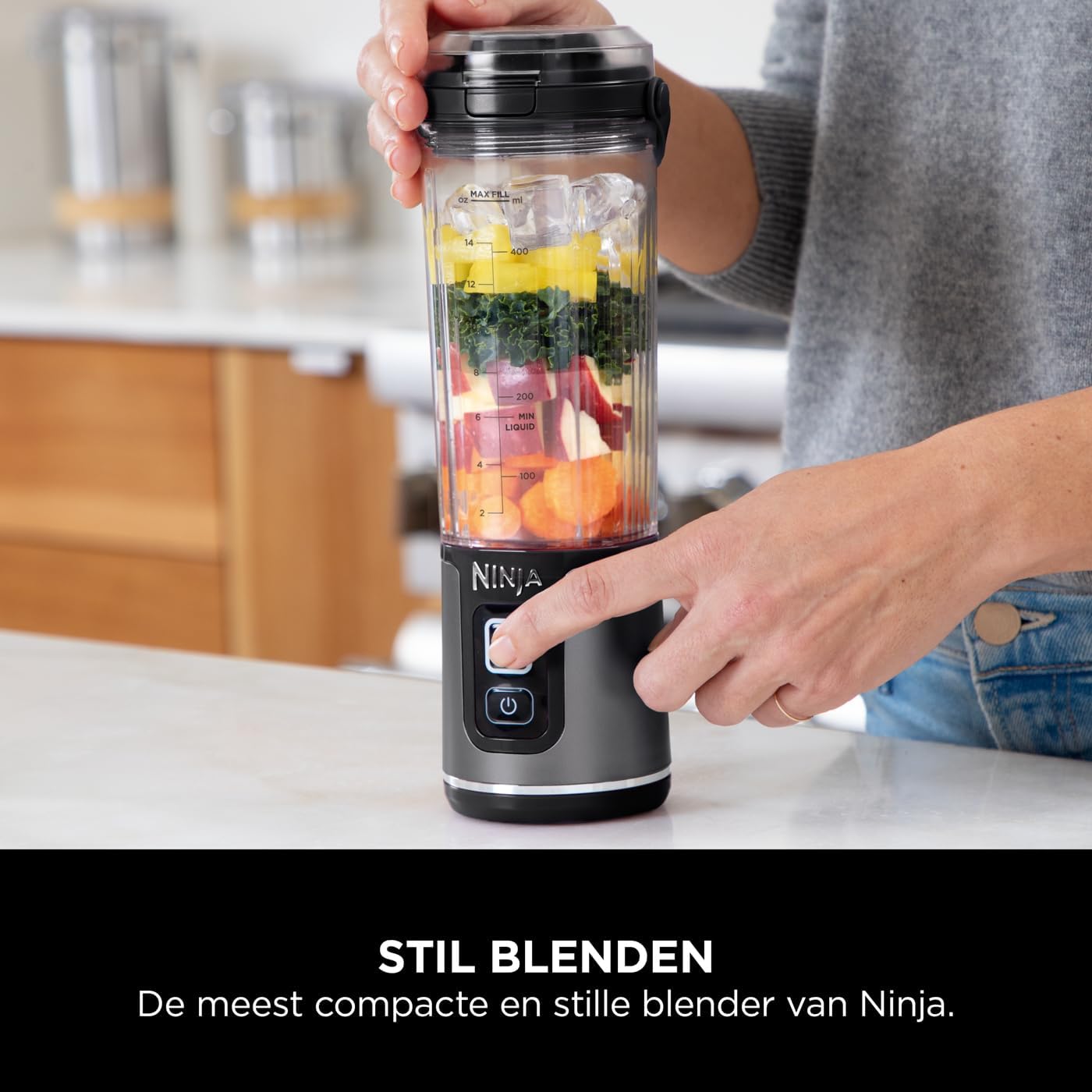 Ninja Blast draagbare blender met fruit, groente en ijs in de beker