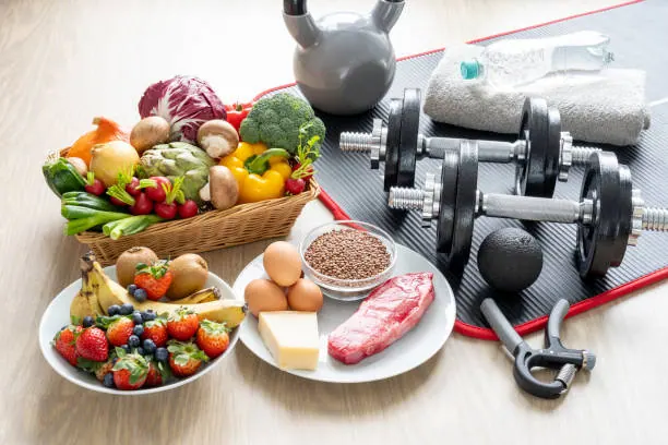 Gezonde voeding met gewichten erbij